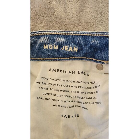 American Eagle Distressed Mom Jeans - Picture 4 of 5